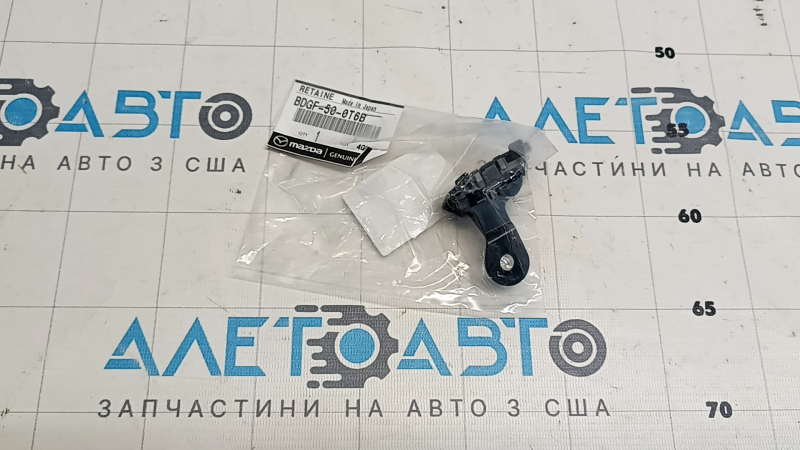 Крепление переднего бампера правое Mazda 3 19-26 на крыле