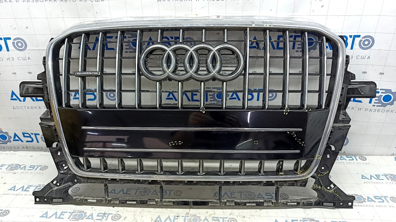 Решетка радиатора grill Audi Q5 8R 13-17 рест без парктроников, глянец, хром, хром вставки, с шильдиком, песок, трещины, тычка, сломаны крепления хром вставки