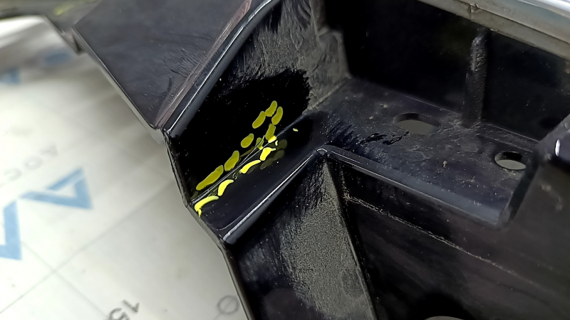 Решетка радиатора grill Audi Q5 8R 13-17 рест без парктроников, глянец, хром, хром вставки, с шильдиком, песок, трещины, тычка, сломаны крепления хром вставки