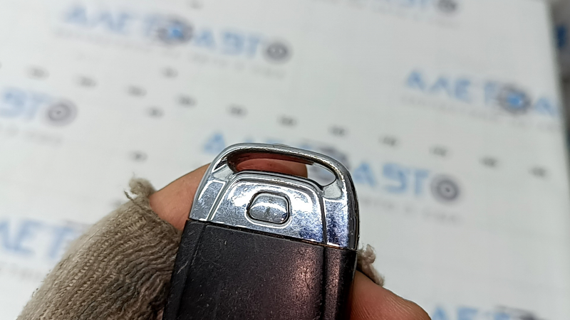 Ключ Audi Q5 8R 09-17 тип2, smart, 4 кнопки, царапины, потерт