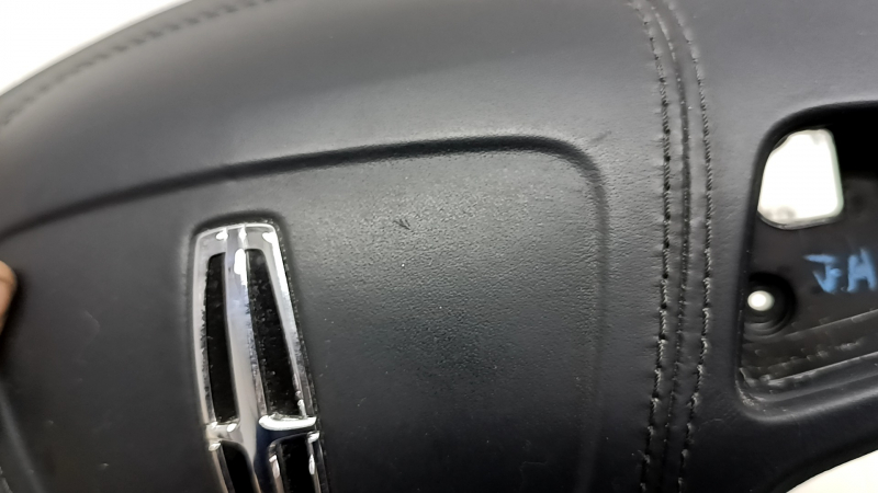 Подушка безопасности airbag в руль водительская Lincoln MKZ 17-20 черная, царапины