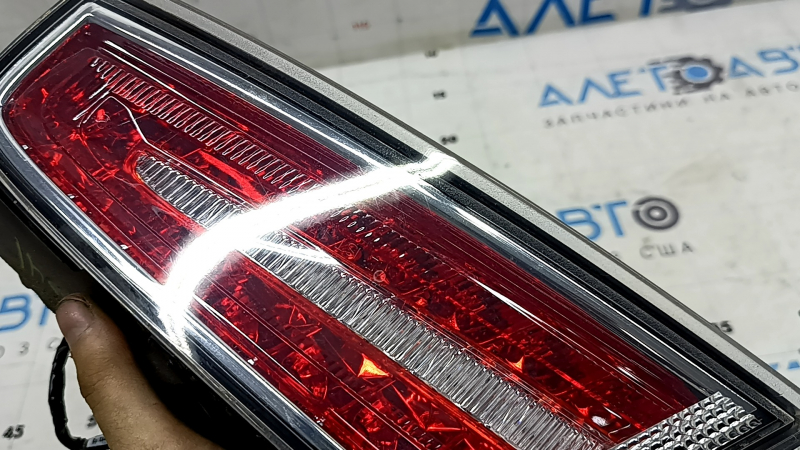 Фонарь внешний крыло правый Lincoln MKZ 13-20 царапины
