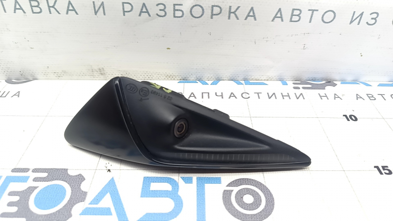 Поворотник в крыло передний правый Tesla Model Y 20-25 с камерой