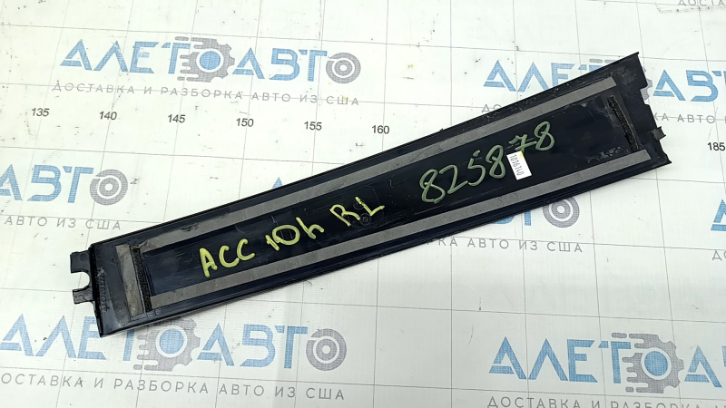 Накладка двери боковая задняя левая Honda Accord 18-22 перед, царапины