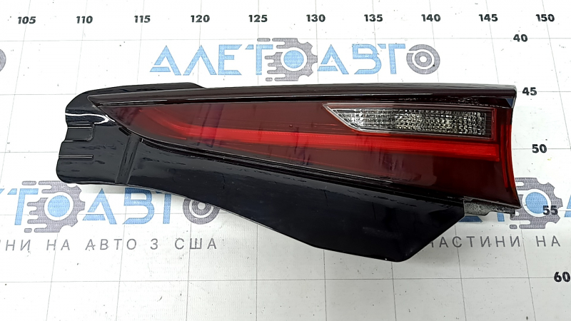 Фонарь внутренний двери багажника правый Mazda CX-30 20-23 LED