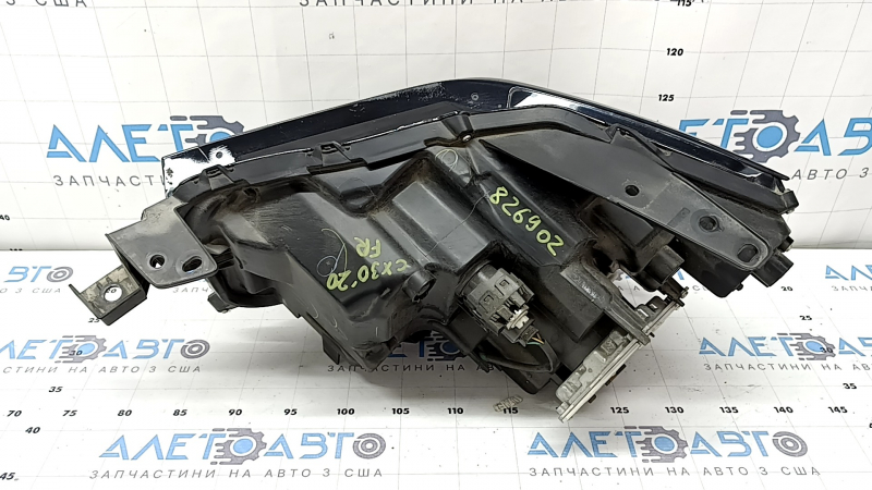 Фара передняя правая в сборе Mazda CX-30 20-23 LED, электро корректор, потерта