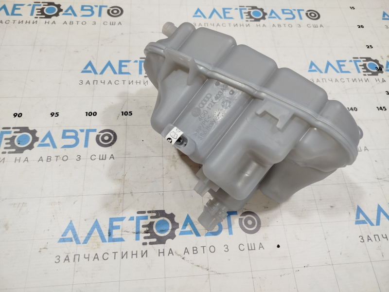 Расширительный бачок охлаждения Audi A6 C7 12-18
