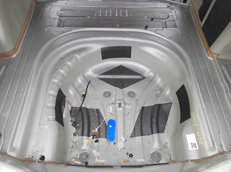 Корыто багажника VW Jetta 19-26 на кузове