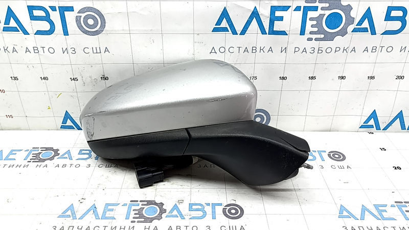 Боковое зеркало Ford Fusion 2013-2020, показана правая сторона, трещина сзади.