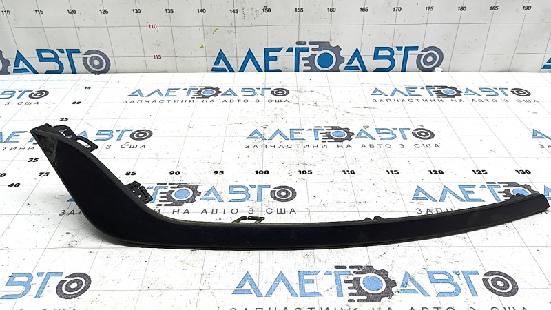 Молдинг переднего бампера левый Ford Fusion mk5 19-20 структура, треснута, трещина в крепление