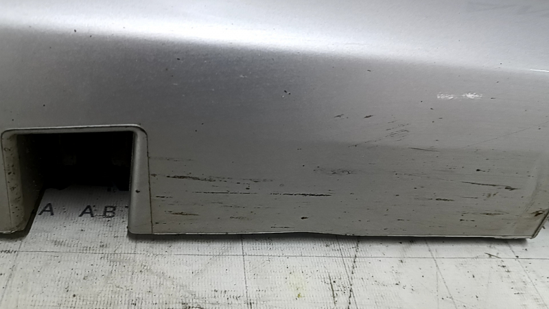 Порог правый Ford Fusion mk5 13-20 серебро UX, с уплотнителями, царапины, надлом крепления, трещина, примято