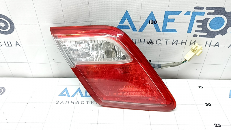 Фонарь внутренний крышка багажника левый Toyota Camry v40 07-11 под полировку