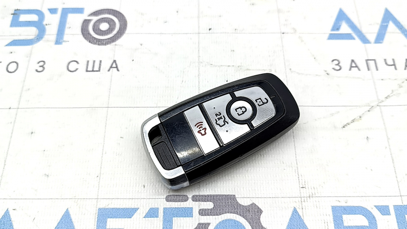 Ключ smart Ford Fusion mk5 17-20 4 кнопки, без автозапуска. потерт