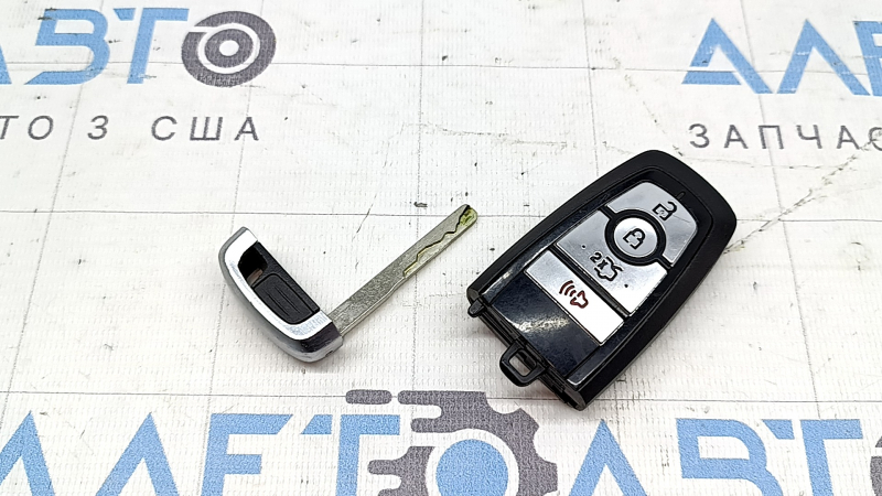 Ключ smart Ford Fusion mk5 17-20 4 кнопки, без автозапуска. потерт