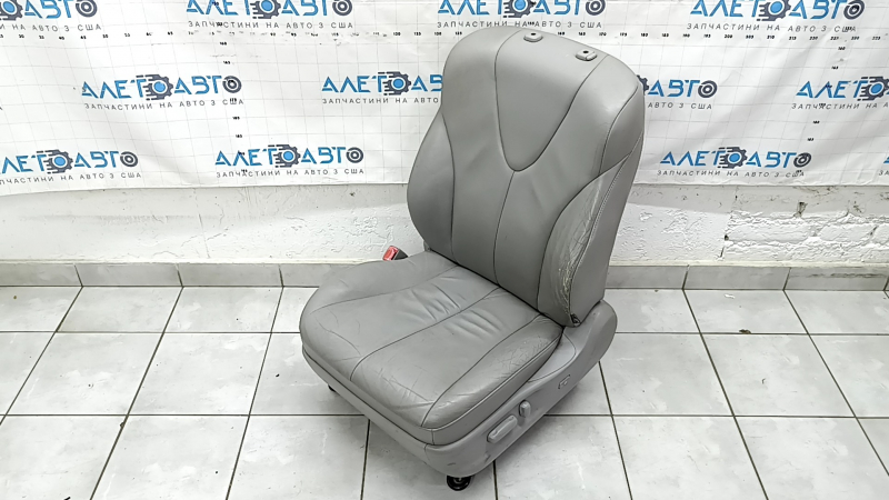 Водительское сидение Toyota Camry v40 07-08 с airbag, кожа серое, электро, подогрев, без подголовника, потрескано, под химчистку, примято, побелел пластик, царапины