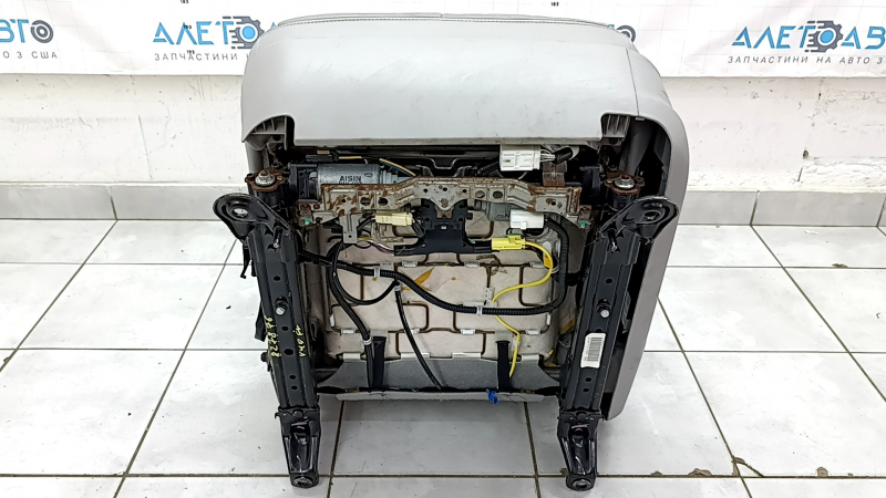 Водительское сидение Toyota Camry v40 07-08 с airbag, кожа серое, электро, подогрев, без подголовника, потрескано, под химчистку, примято, побелел пластик, царапины