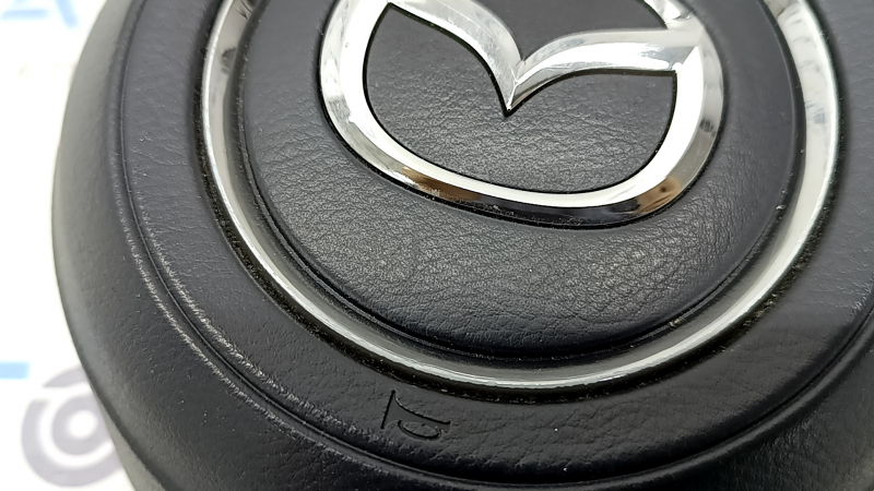 Подушка безопасности airbag в руль водительская Mazda CX-9 16-23 царапины, полез хром