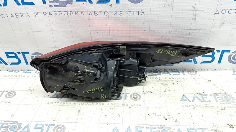 Фонарь внешний крыло левый Mazda CX-9 16-23 без проводки, нет фрагмента, сломаны крепления, пробит корпус, царапины