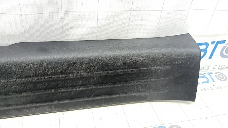 Накладка порога передняя правая Mazda CX-9 16-23 черная, царапины