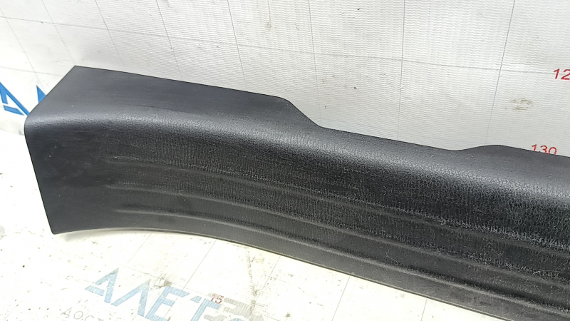 Накладка порога передняя правая Mazda CX-9 16-23 черная, царапины