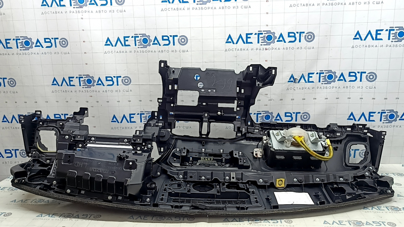 Торпедо передняя панель с AIRBAG Mazda CX-9 16-23 BOSE, черная, царапины