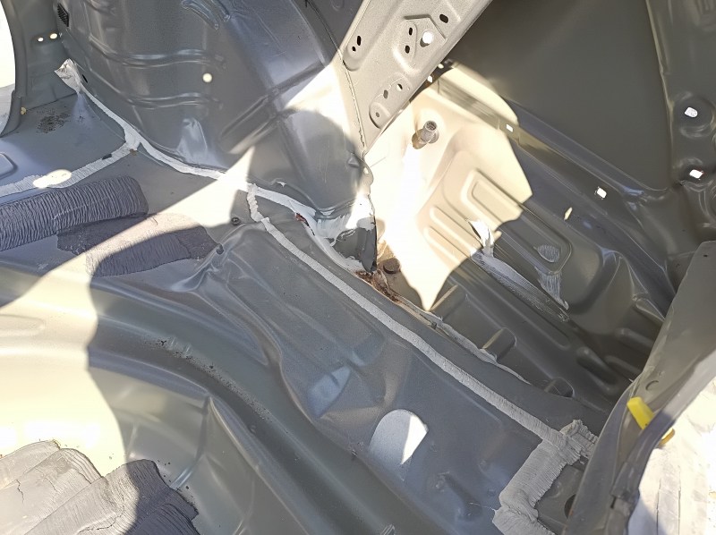 Четверть крыло задняя правая Toyota Camry v40 графит, на кузове, примята, тычки, ржавая