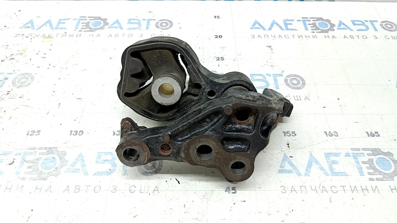 Подушка двигателя задняя Mazda CX-9 16-23 AWD с кронштейном, потрескана