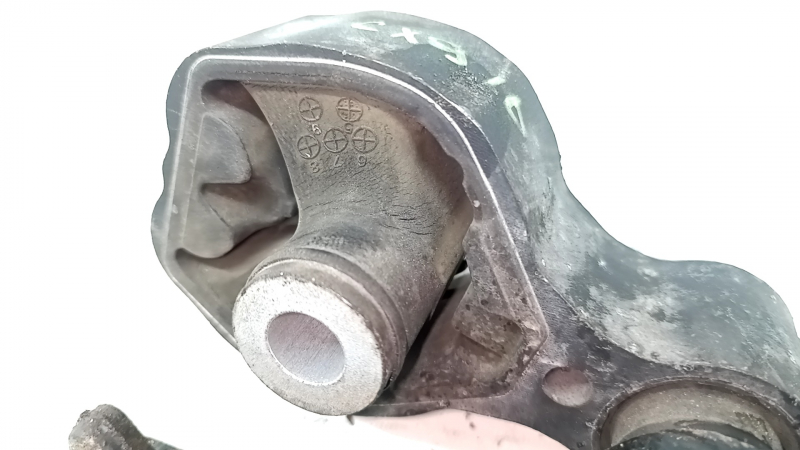 Подушка двигателя задняя Mazda CX-9 16-23 AWD с кронштейном, потрескана