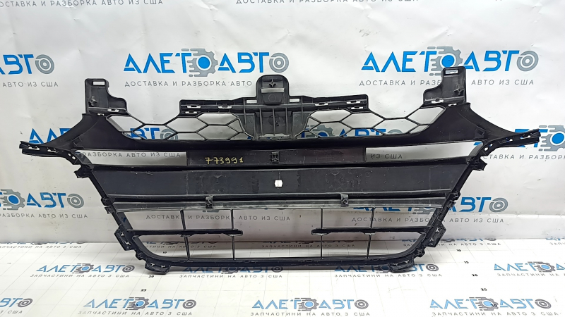 Решетка радиатора Honda Accord 18-22 черный глянец, тычки, песок