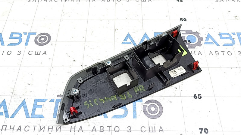 Накладка управления стеклоподъемником для Toyota Sienna 21-26, вид сзади