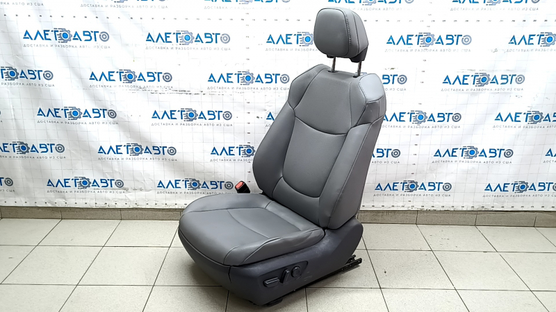 Водительское сидение Toyota Sienna 21-22 с airbag, с подголовником, электрическое, подогрев, кожа серая, XLE, XSE