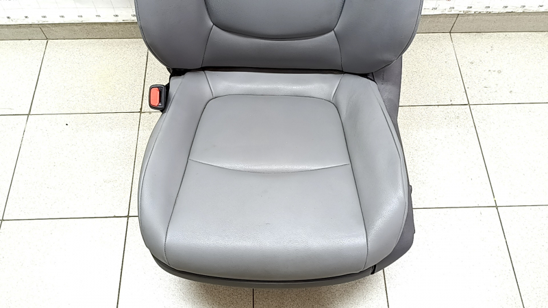 Водительское сидение Toyota Sienna 21-22 с airbag, с подголовником, электрическое, подогрев, кожа серая, XLE, XSE