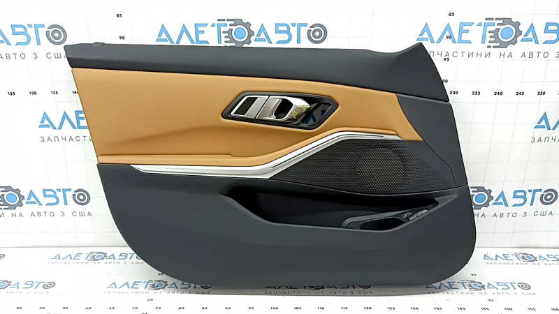 Обшивка двери карточка передняя левая BMW 3 G20 21-26 черная, кожа коричневая COGNAC без строчки, с ручкой и накладкой хром, подлокотник и вставка кожа коричневая COGNAC, под память, с подсветкой