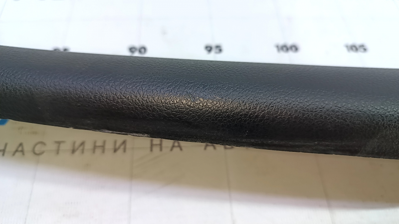 Обшивка двери багажника правая Subaru Outback 15-19 черная, потерта, царапина