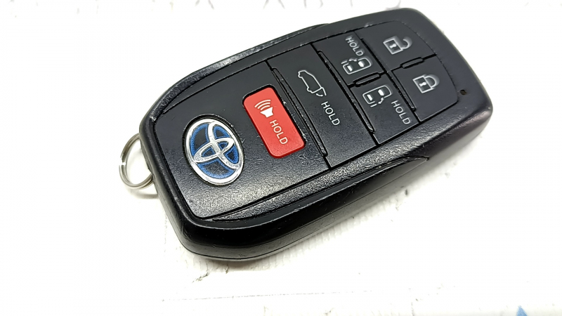 Ключ smart Toyota Sienna 21-23 6 кнопок, потерт