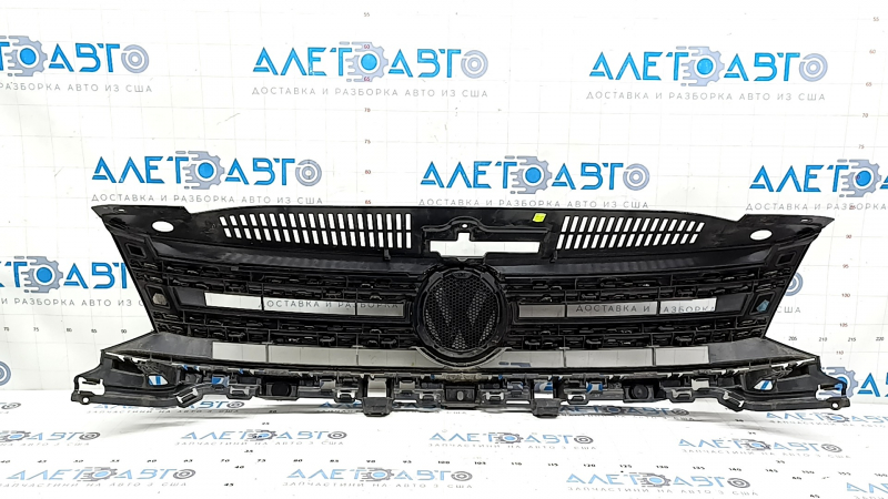 Решетка радиатора grill в сборе VW Tiguan 12-18 рест со значком, песок