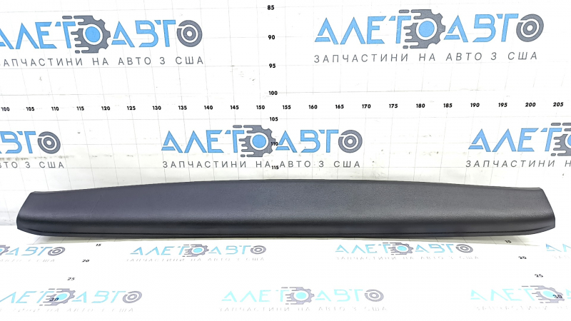 Обшивка двери багажника верхняя Subaru Outback 15-19 черная, царапина