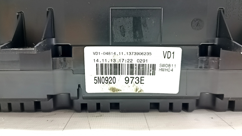 Щиток приборов VW Tiguan 09-14 88к царапины
