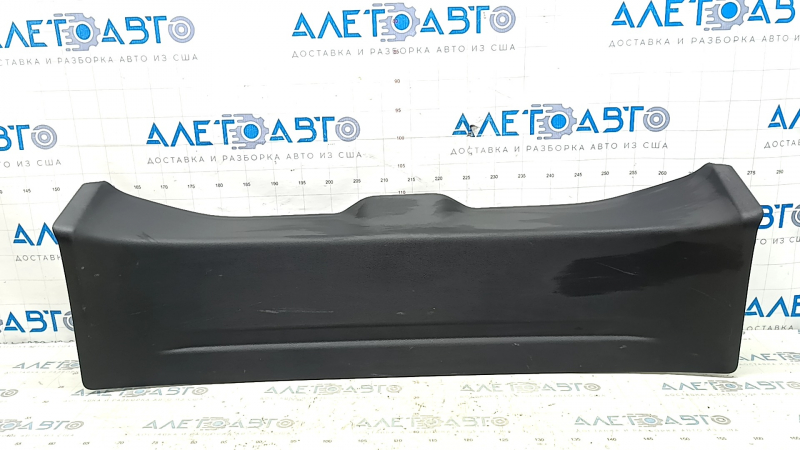 Обшивка двери багажника Nissan Rogue 21-26 черная US built, потерта, царапины