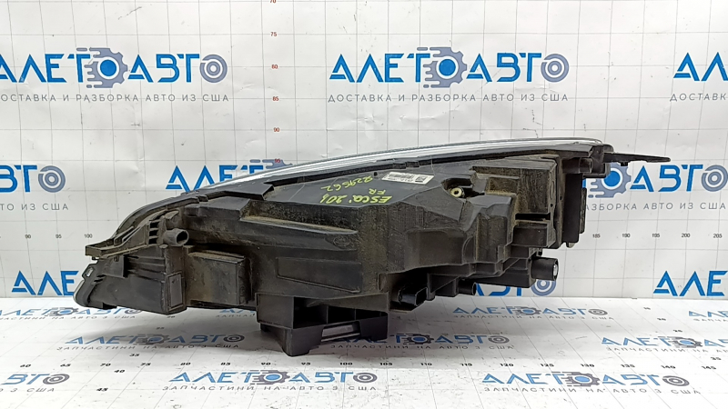 Фара передняя правая в сборе Ford Escape MK4 20-22 LED, под полировку, потрескался лак