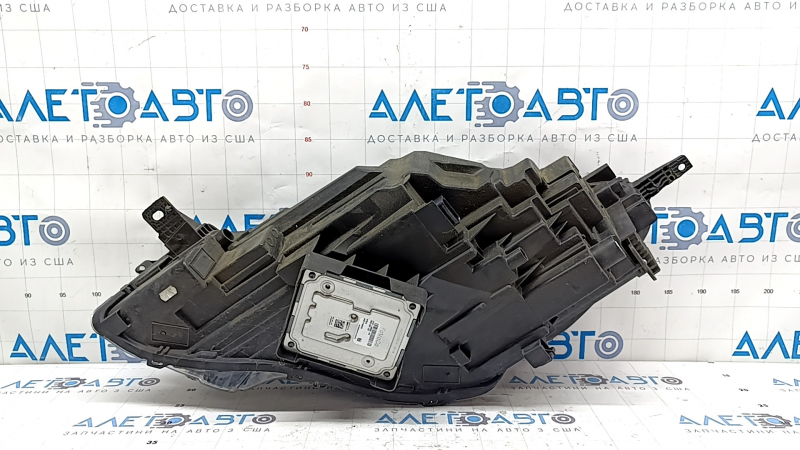 Фара передняя правая в сборе Ford Escape MK4 20-22 LED, под полировку, потрескался лак