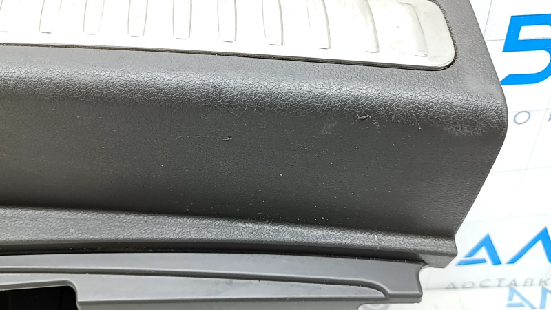 Накладка проема багажника Porsche Macan 15-18 cерая achatgrau, хром накладки, царапины