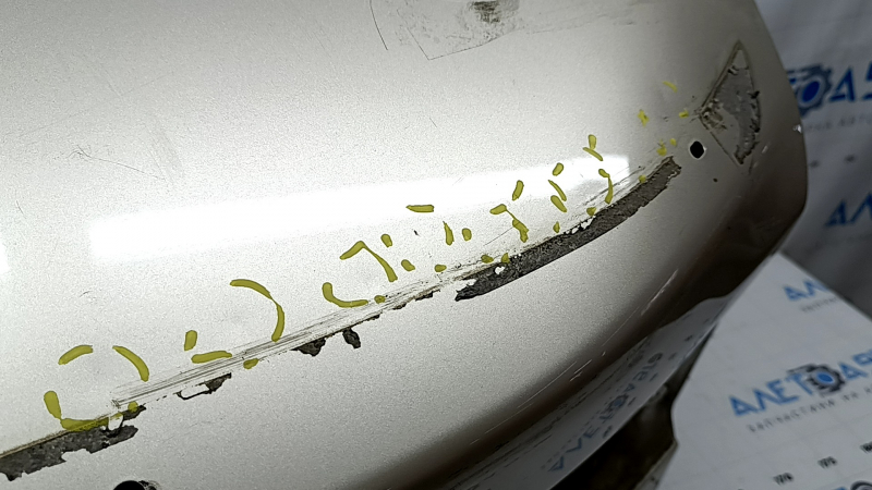 Крышка багажника Lexus ES300h ES350 13-15 под спойлер, золотой 4U7, тычки, ржавчина