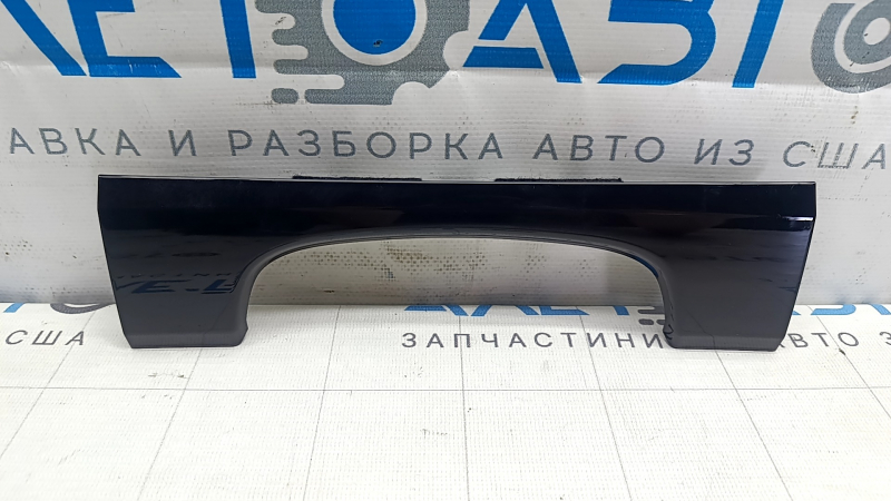 Накладка передней панели над рулевой колонкой Audi E-Tron 19-23 черный глянец