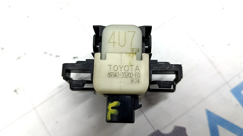 Парктроник передний Lexus ES300h ES350 13-15 дорест