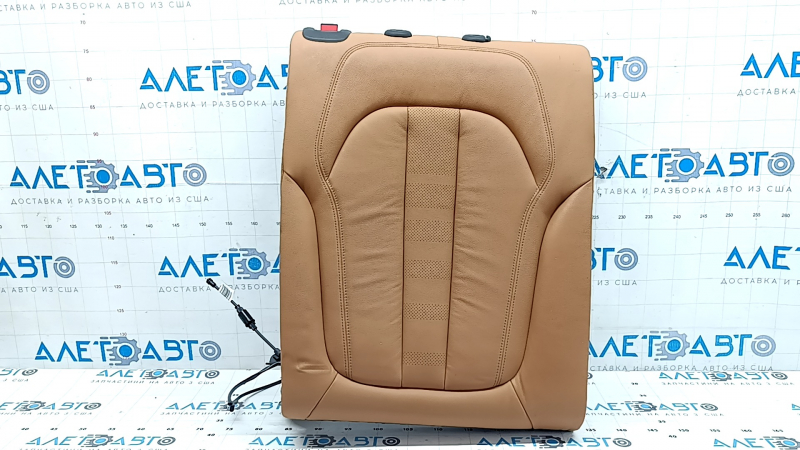 Сидение заднего ряда для BMW X5 G05 2019 - 2026, вид спереди, кожа коричневая, с заметными следами использования.
