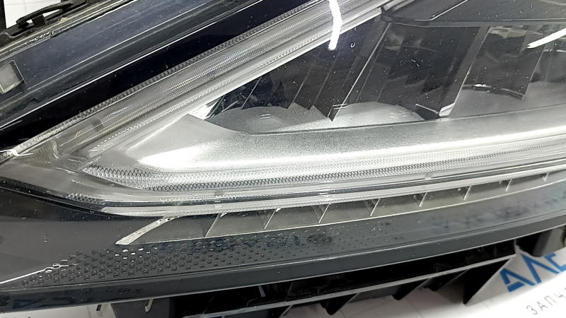 Фара передняя левая в сборе Nissan Murano z52 19-24 рест LED, сломано крепление, полез лак, царапины
