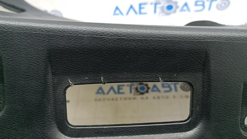 Обшивка двери багажника Nissan Murano z52 15-23 черная, затерта, царапины