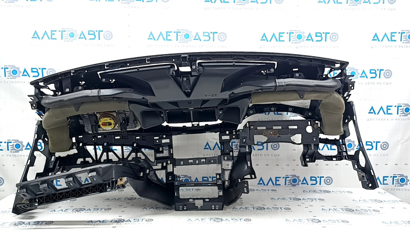 Торпедо передняя панель с AIRBAG Nissan Rogue 14-20 черная, ржавый пиропатрон