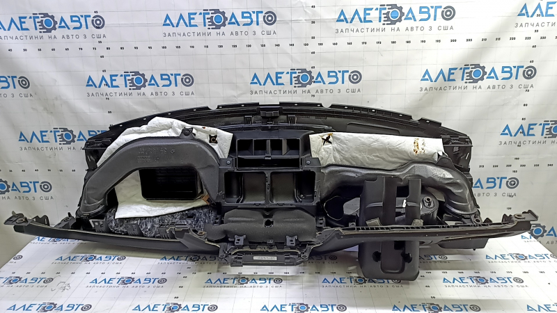 Торпедо передняя панель без AIRBAG Alfa Romeo Stelvio 18-20 черная, сломано крепление